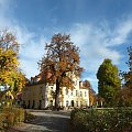 Dom Wdów w Łomnicy w kolorach jesieni :)
