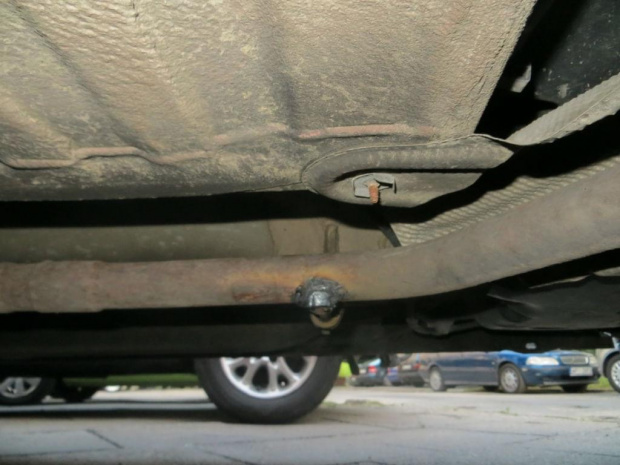 dacia logan dci 68km mocowanie wydechu środkowa przywieszka c2