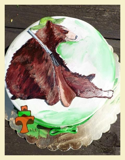 Tort z niedźwiedziem dla myśliwego #DlaMyśliwego #KapeluszMyśliwski #karabain #niedźwiedź #tort #TortMyśliwski #TortyKraków #TortyWalentynki